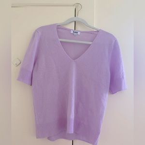 525 America Cashmere Lavender V-Neck Sweater, size small